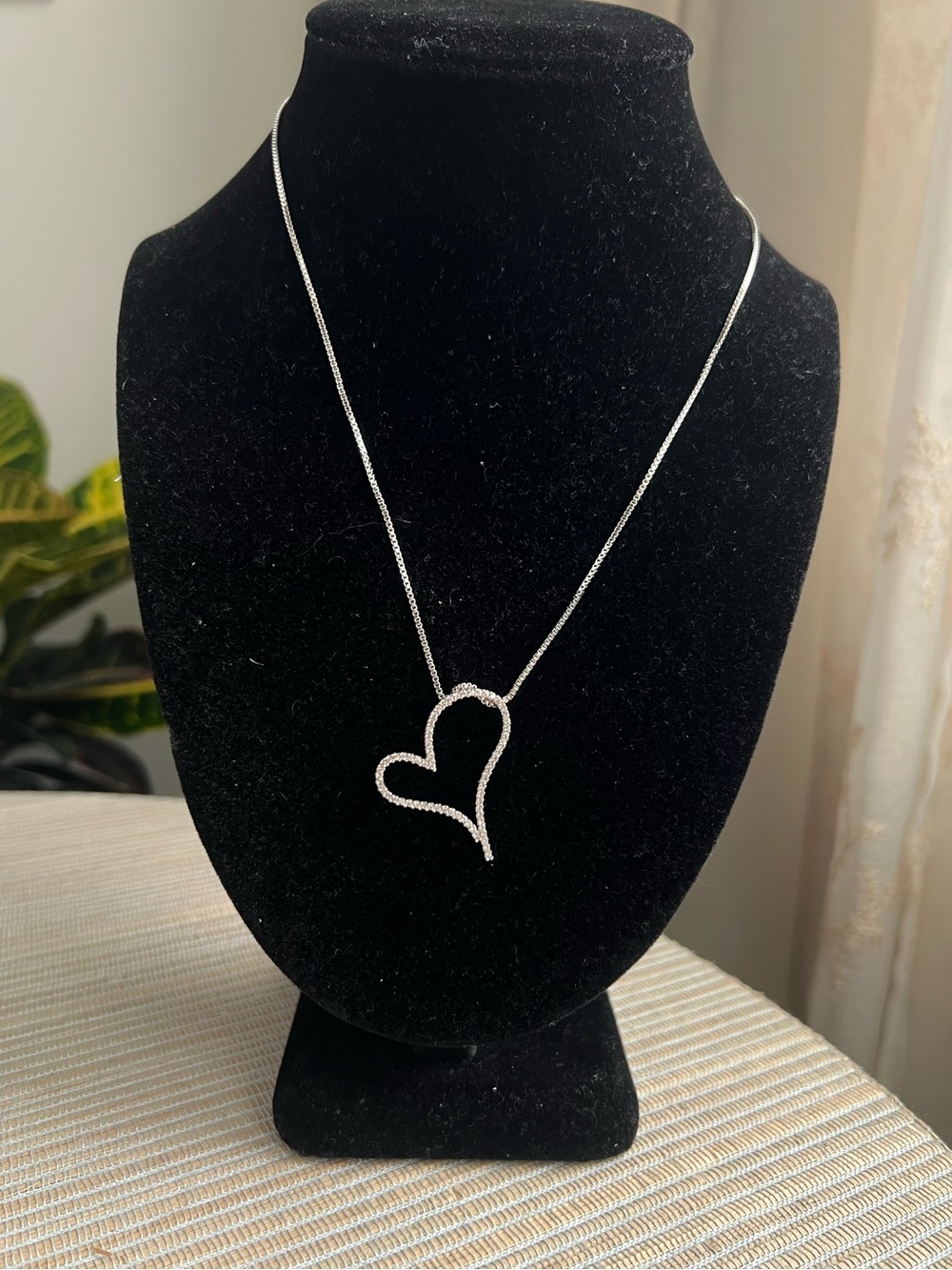 🩷- Silver pavé asymmetric Heart Pendant Necklace